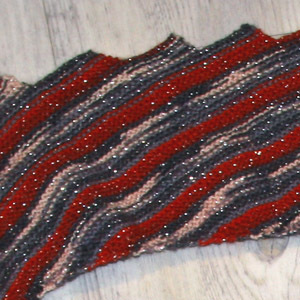 Drachenschal festlich - rot grau Lurex silber